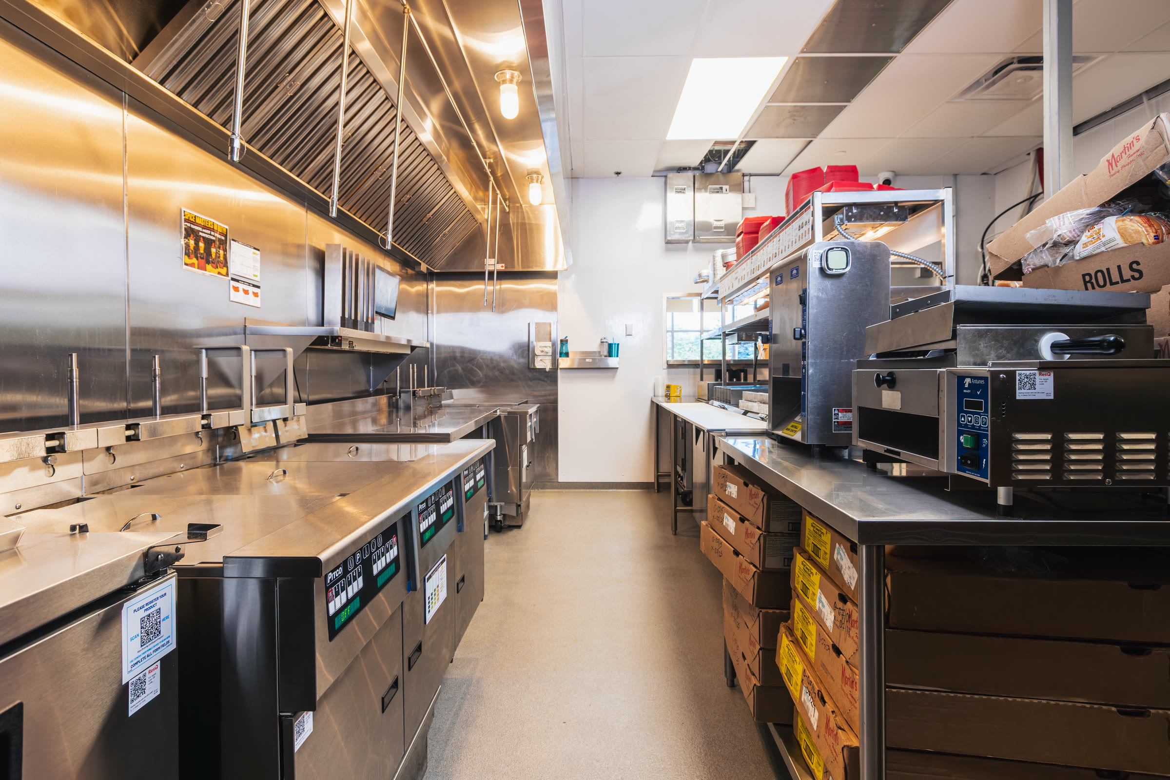 Dave's Hot Chicken Pickering stainless kitchen equipment line