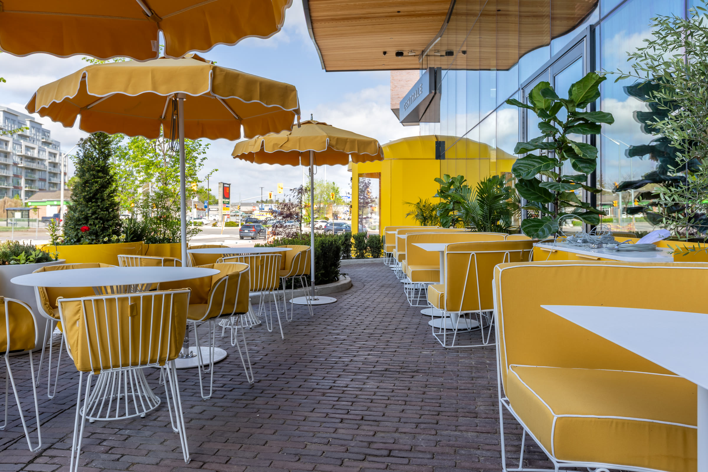 Mercatto Centrale at Brightwater patio seating and exterior hospitality detail