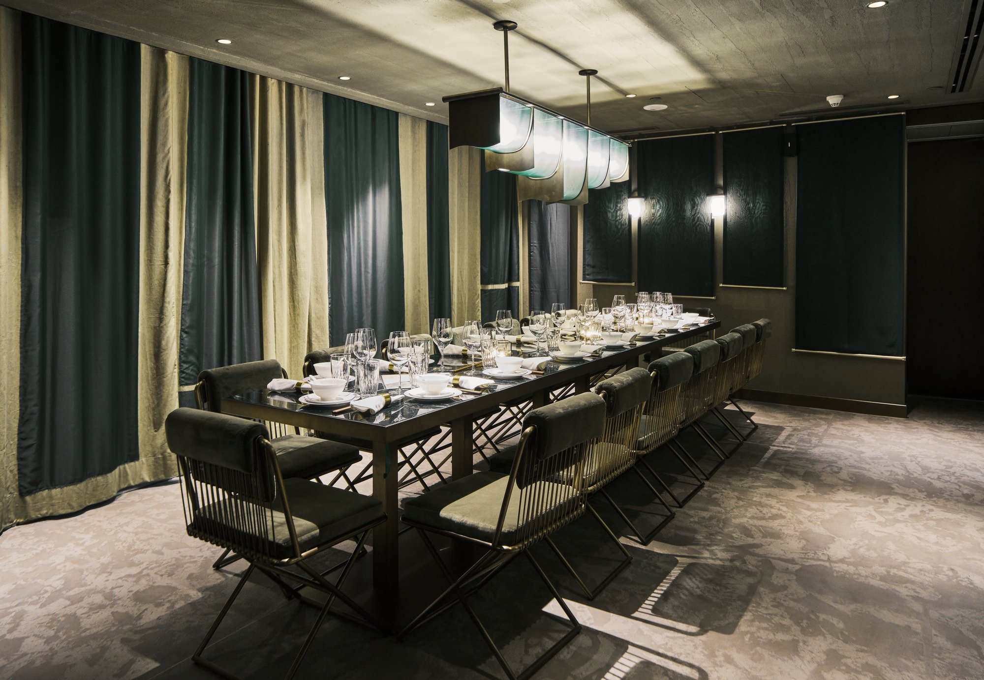 Mott 32